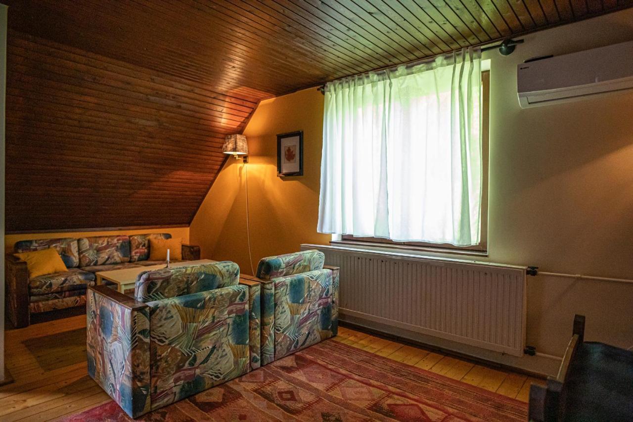 Tusculanum Panzio Bed & Breakfast Mindszentkalla Bagian luar foto